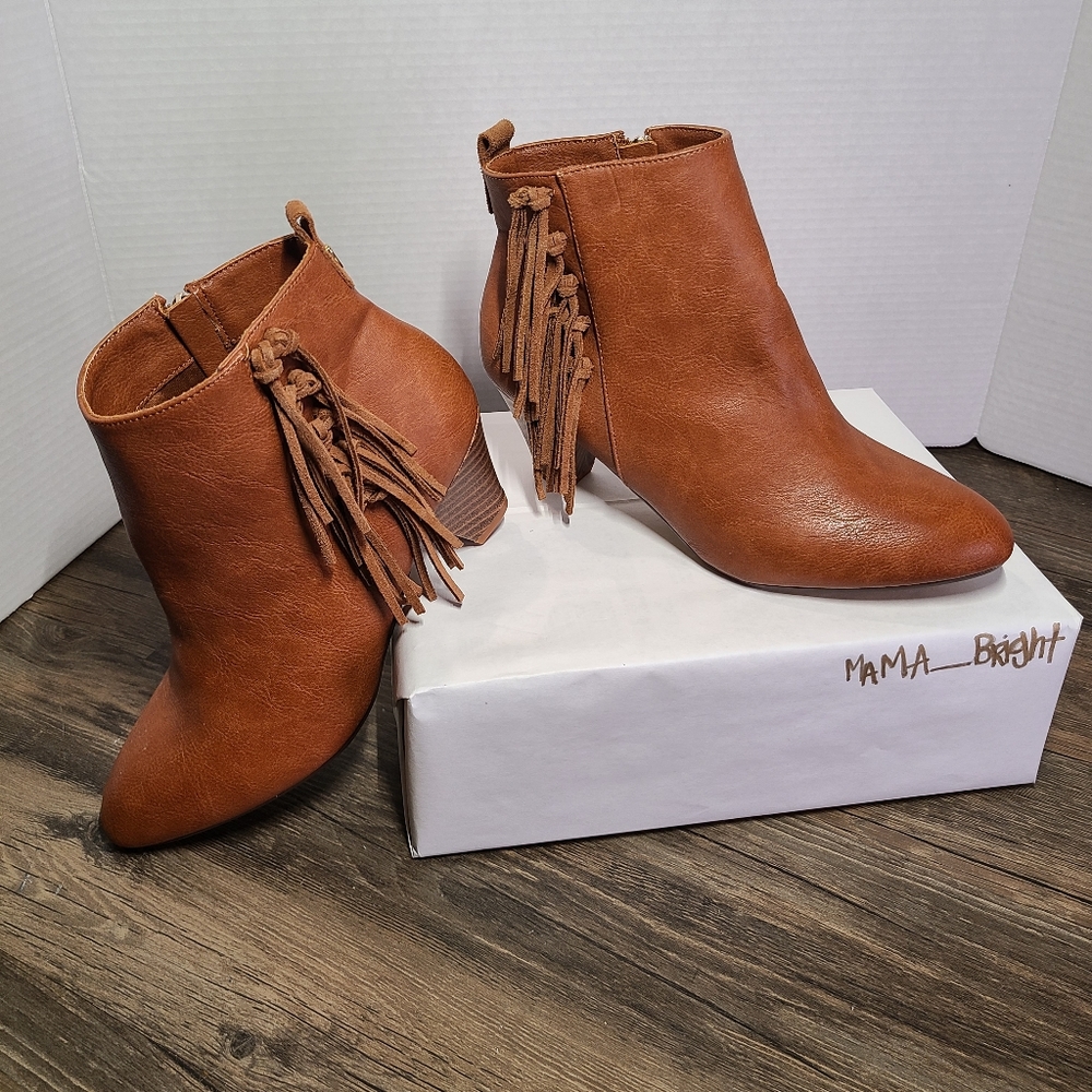 Thalia Sodi "LORYS" Booties